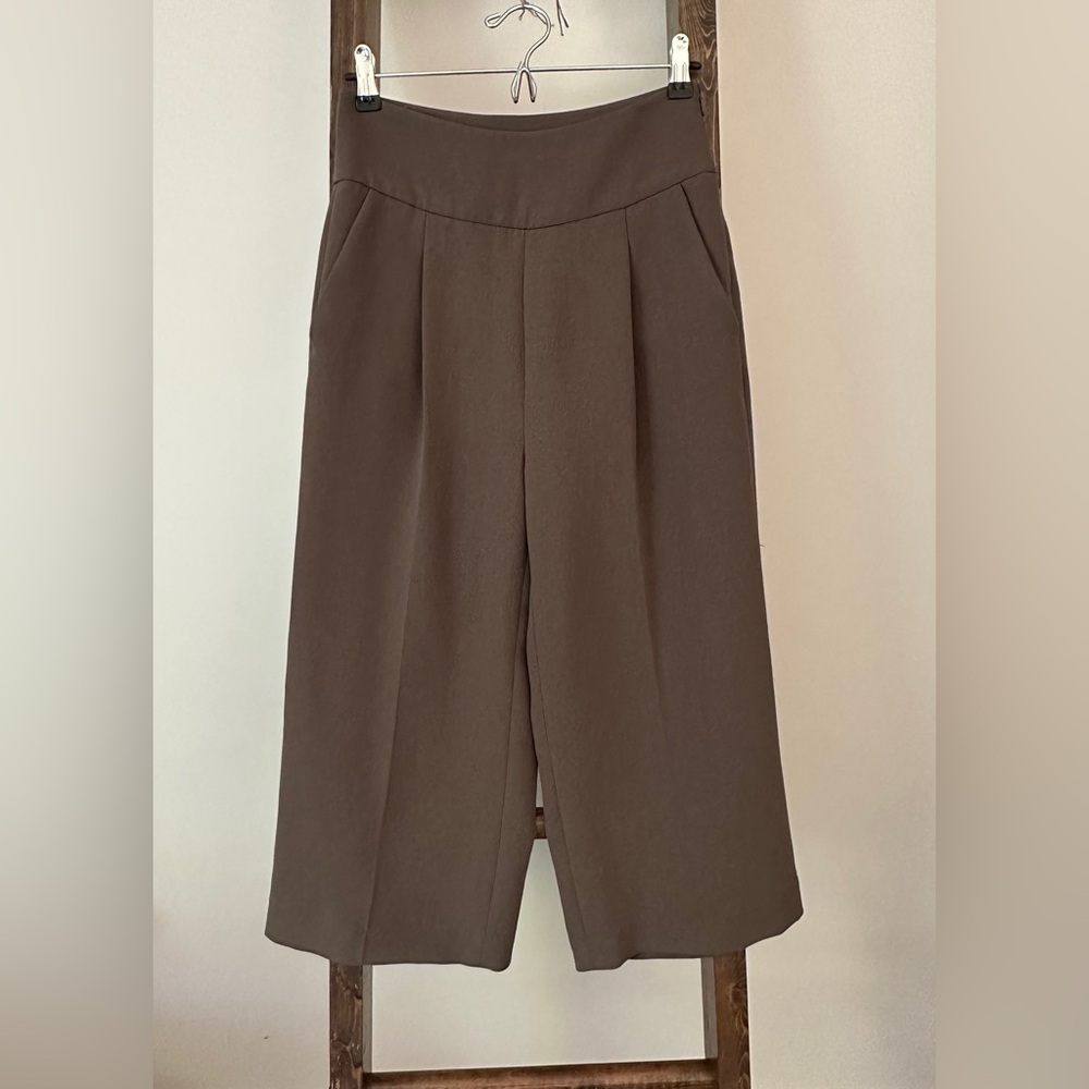 Aritzia Wilfred Taupe Culottes size 2